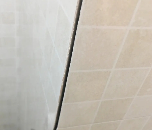 佛山瓷砖空鼓维修公司分享阳台瓷砖脱落的修复过程可以分为以下几个步骤